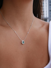 necklaces, silver necklace, emerald necklaces, white gold necklaces, pear shape necklaces, green rhinestone necklaces, rhinestone necklaces, fine jewelry, fashion jewelry, statement necklaces, dainty necklaces, gift ideas, christmas gifts, birthday gifts, anniversary gifts, trending jewelry on tiktok, affordable jewelry, nickel free jewelry, designer jewelry, jewelry for special occasions, dainty necklaces , tear shape necklaces