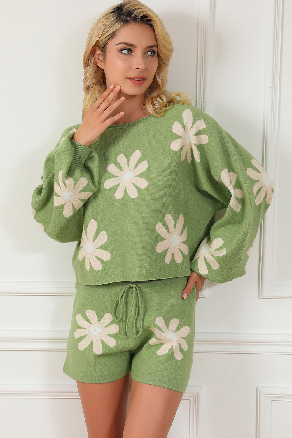 Matching Outfit Set Green Flower Print Bubble Sleeve Knitted Sweater and Shorts Set