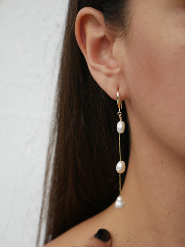 earrings, gold earrings, gold plated earrings, 925 sterling silver, pearl earrings, real pearl earrings, dangly pearl earrings, dainty pearl earrings, real pearl jewelry, statement earrings, statement jewelry, christmas gifts, birthday gifts, anniversary gifts, gold plated jewelry, fine jewelry, affordable jewelry, kesley jewelry, dainy earrings, big earrings, long earrings, earrings for special occasions, hypoallergenic, nickel free earrings, gold pearl earrings