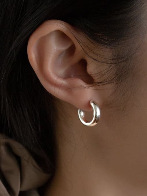 chunky silver hoop earrings, sterling silver chunky hoop earrings, hoop earrings with a post, gift ideas, gifts for her, plain silver hoop earrings, chunky jewelry, statement earrings, kesley jewelry, medium size hoop earrings, nice hoop earrings, online jewelry store, jewelry shops, nice jewelry, tarnish free earrings