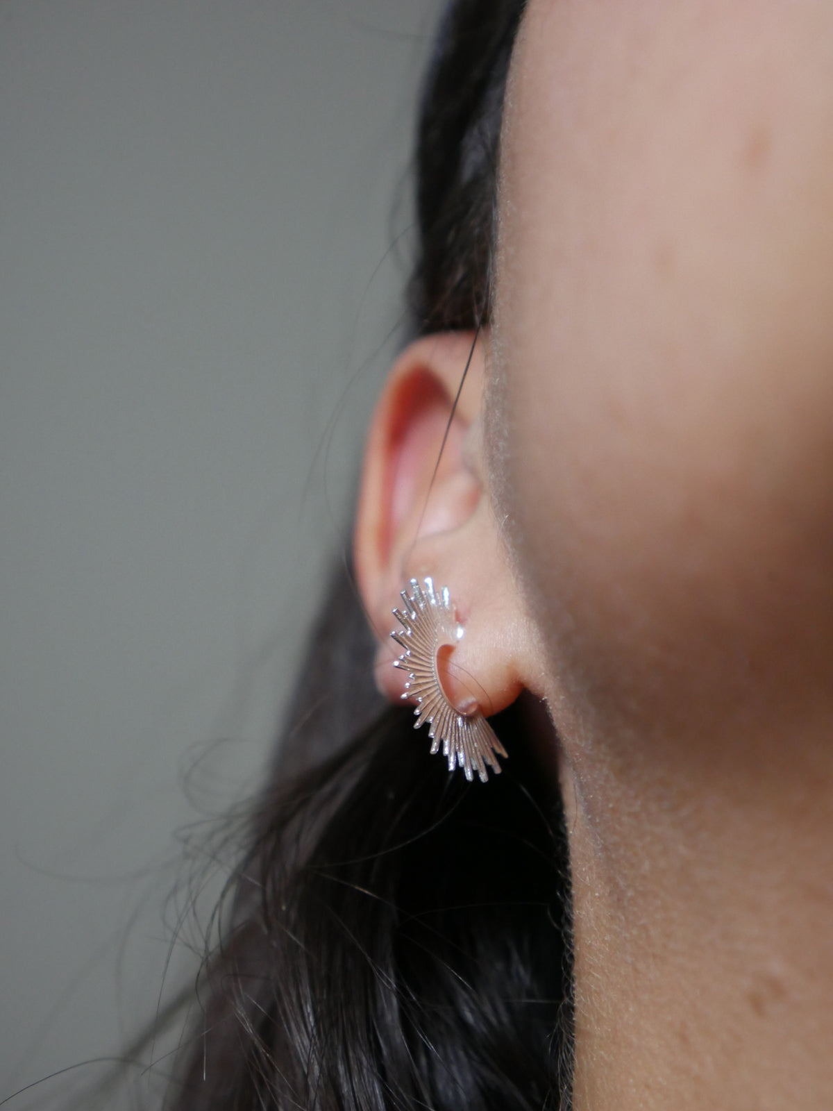 earrings, silver earrings, cool earrings, spike earrings, fashion jewelry, white gold earrings, plain earrings, minimalist earrings, earrings for men, earrings for women, jewelry trending, birthday gifts, anniversary gifts, fashion jewelry, designer jewelry, nice earrings, cheap earrings, expensive earrings, designer jewelry