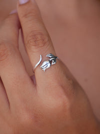 rings, silver rings, 925, adjustable rings, rose rings, rose ring, pinky rings, tarnish free jewelry, fine jewelry, cool rings, unique rings, rings for men, rings for women, trending jewelry on tiktok, statement rings, fashion jewelry, fine jewelry, nice rings, cool jewelry, waterproof rings, rose jewelry, rings with a rose, jewelry with a rose , gift ideas, casual rings