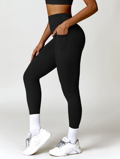 Ruched Pocketed High Waist Active Nylon Sports Sweatproof Leggings