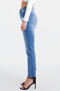 Jeans, blue jeans, skinny jeans, nice denim jeans, stretchy jeans, nice womens clothing, good quality jeans, washed out jeans, nice jeans, new womens fashion, stretchy jeans, tight jeans, cute clothes, high rise skinny jeans, tiktok fashion, casual outfit ideas, casual work clothes, NY Fashion week, fashion webistes, straight leg jeans 