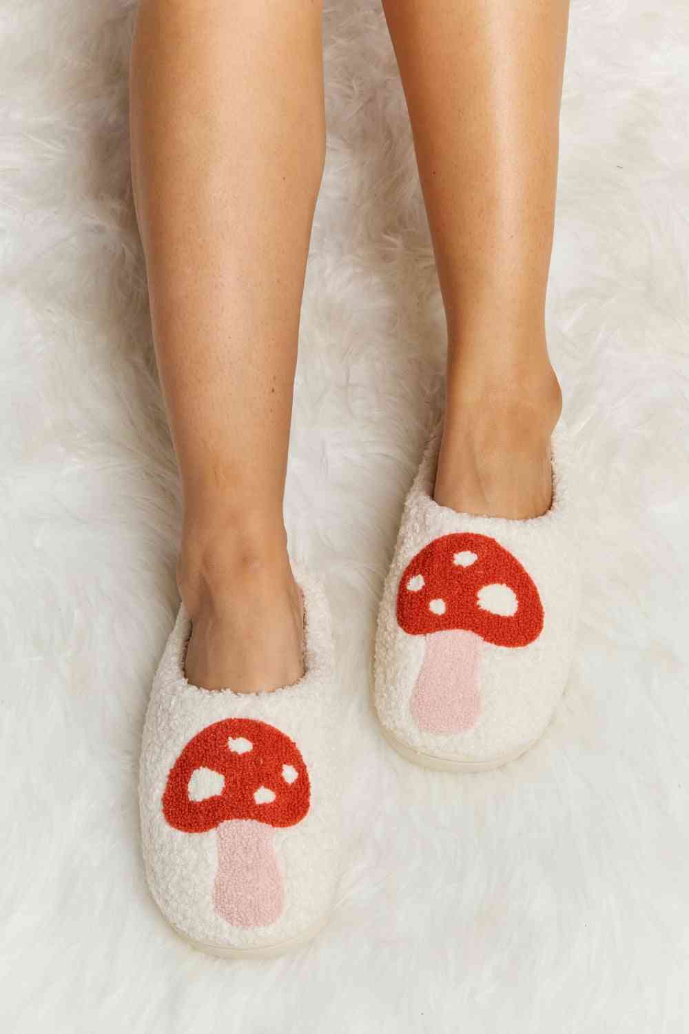 Melody Mushroom Print Plush Slide Slippers