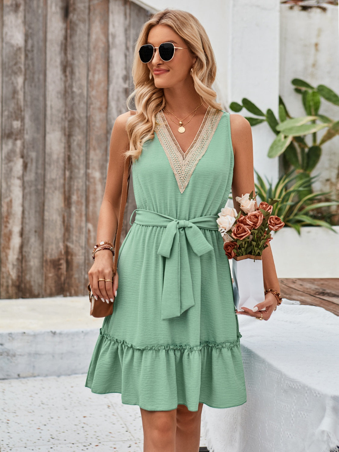 Cami Dress Casual and Confortable V Neck Waist Tie Frill Sleeveless Mini Dress