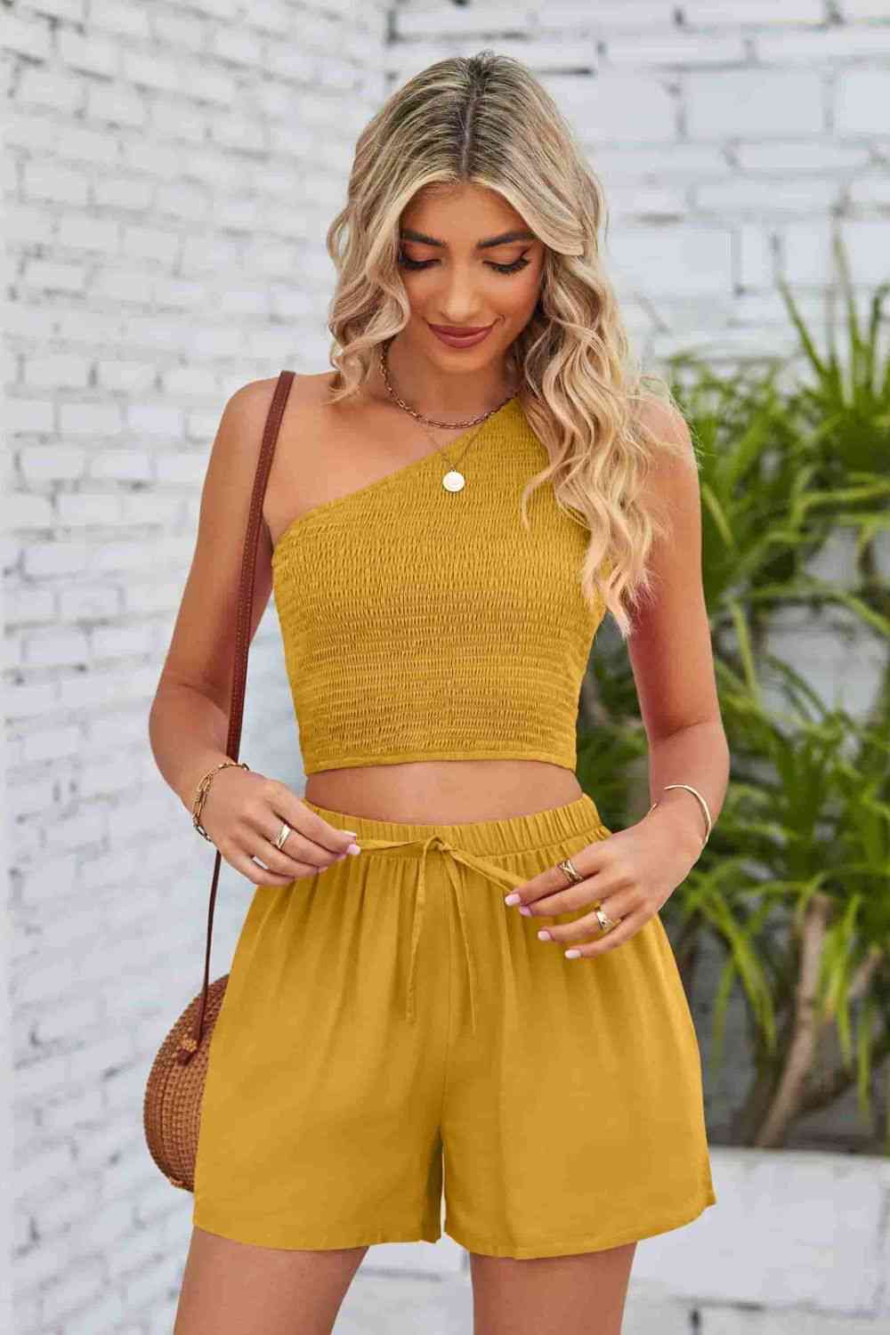 Ladies Fashion Matching Set Smocked One-Shoulder Sleeveless Top and Shorts Set