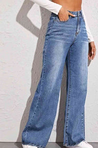 jeans, blue jeans, womens jeans, pants, bottoms, baggy jeans, mom jeans, nice jeans, lose jeans, nice jeans, trending jeans, blue jeans, womens clothing, womens bottoms, lose fitting jeans, loose fitting jeans, washed out pants, washed out jeans, high rise jeans