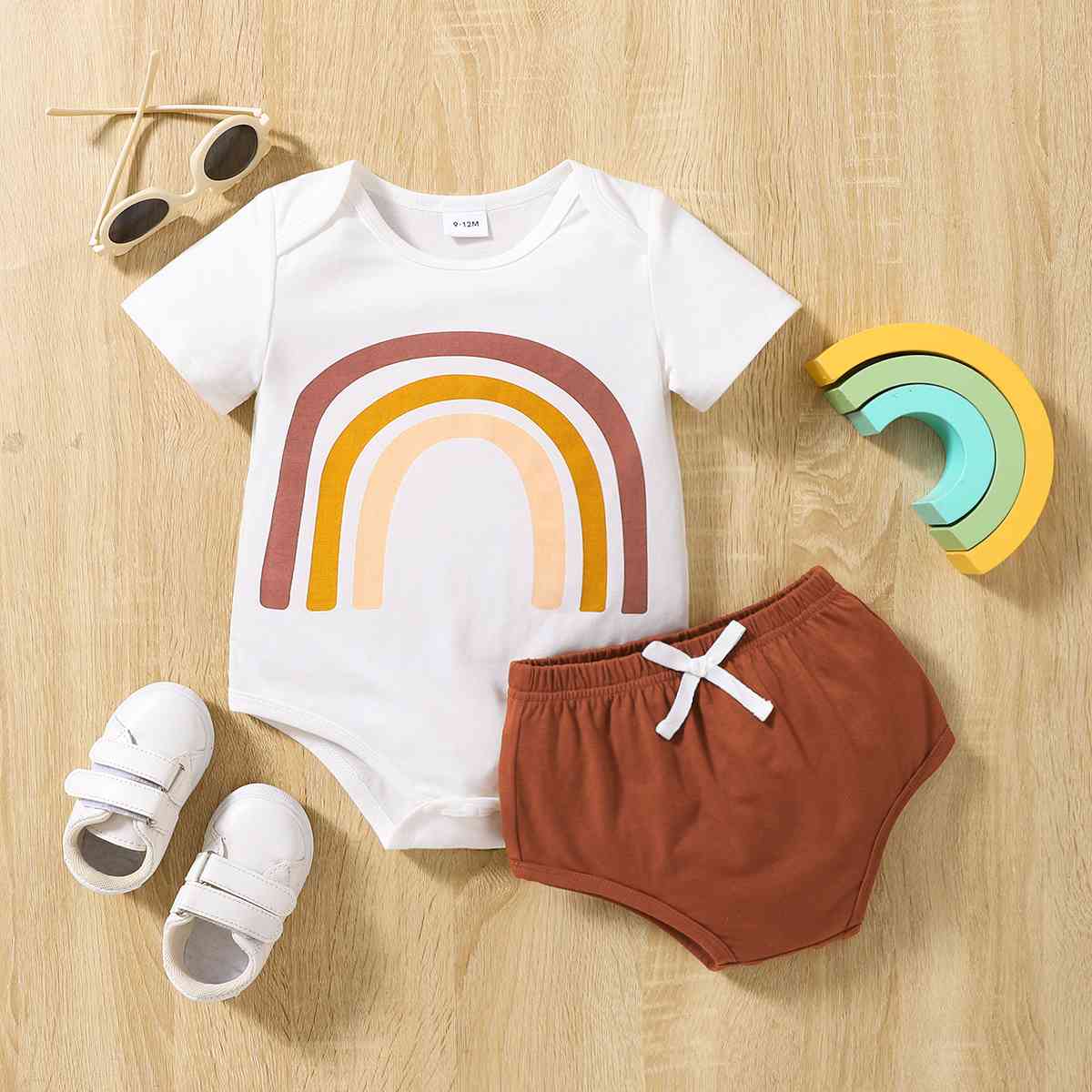 Round Neck Rainbow Shape Bodysuit Onesie and Shorts Set Baby Clothing and Fashion Gifts