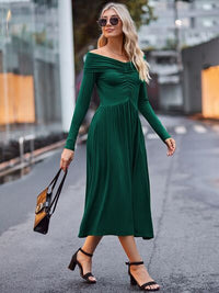 Womens Off-Shoulder Comfortable Ruched Midi Flare Dress for Special Occasions Elegant