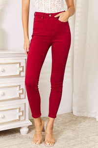 Red pants, red jeans, women’s clothing, skinny jeans, nice jeans, casual clothing, women’s bottoms, red skinny jeans, women’s fashion, high rise jeans, nice jeans, new women’s fashion, trending fashion 