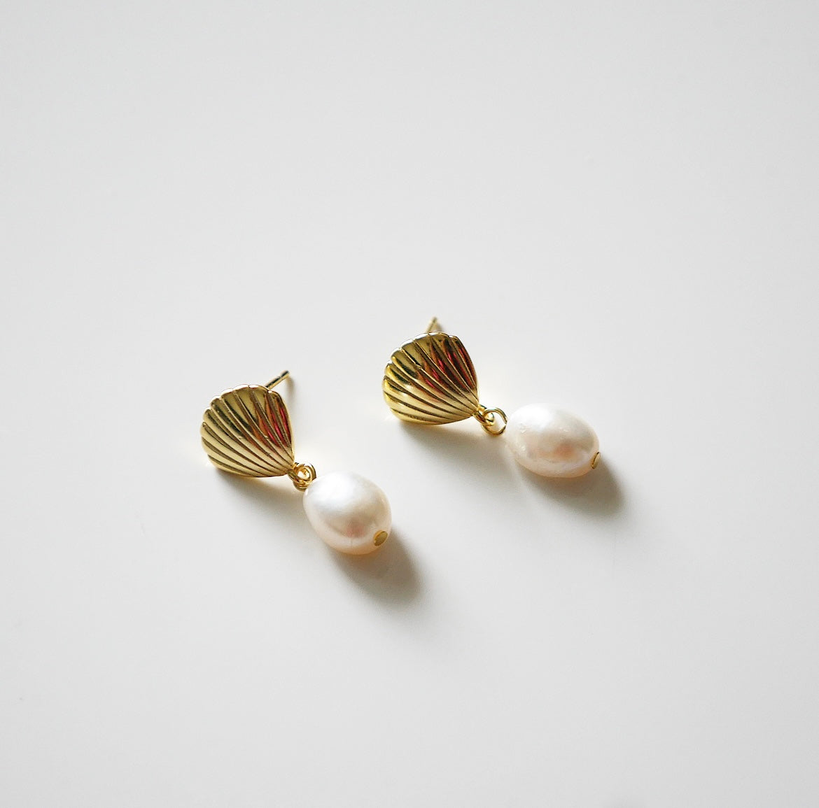 seashell earrings, pearl earrings, gold plated earrings, seashell with pearl earrings, fashion jewelry, summer jewelry, vacation jewelry, nickel free earrings, birthday gift ideas, earrings for sensitive ears, luxury designer waterproof earrings, summer accessories, vacation jewelry, real pearl earrings, designer inspired, luxury earrings, anti tarnish earrings, nice jewelry, kesley boutique