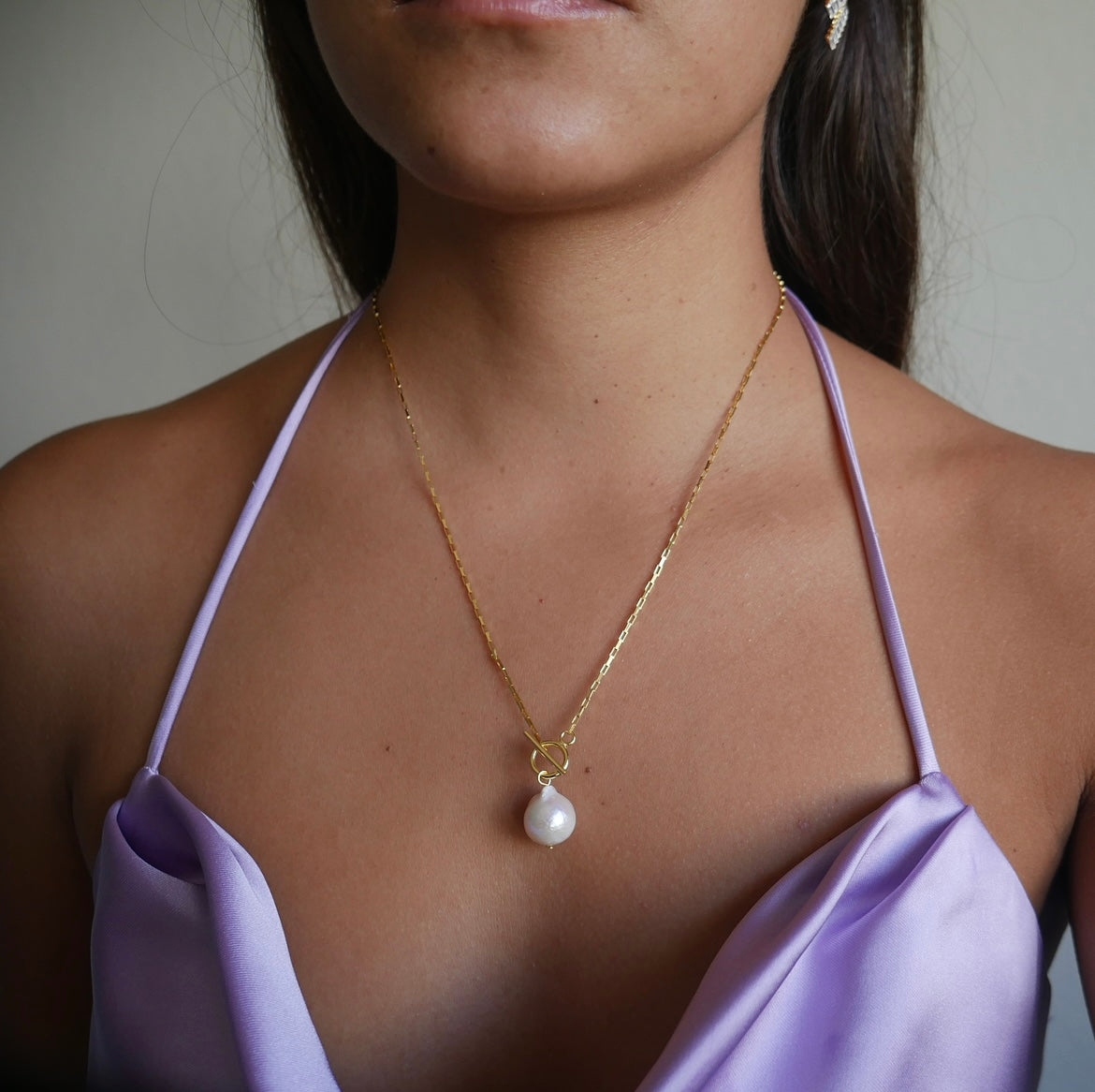 Gold pearl necklace sterling silver pearl necklace, designer pearl necklaces in Miami, Jewelry store in Miami, shopping in Brickell, Pearl necklace in gold that wont tarnish