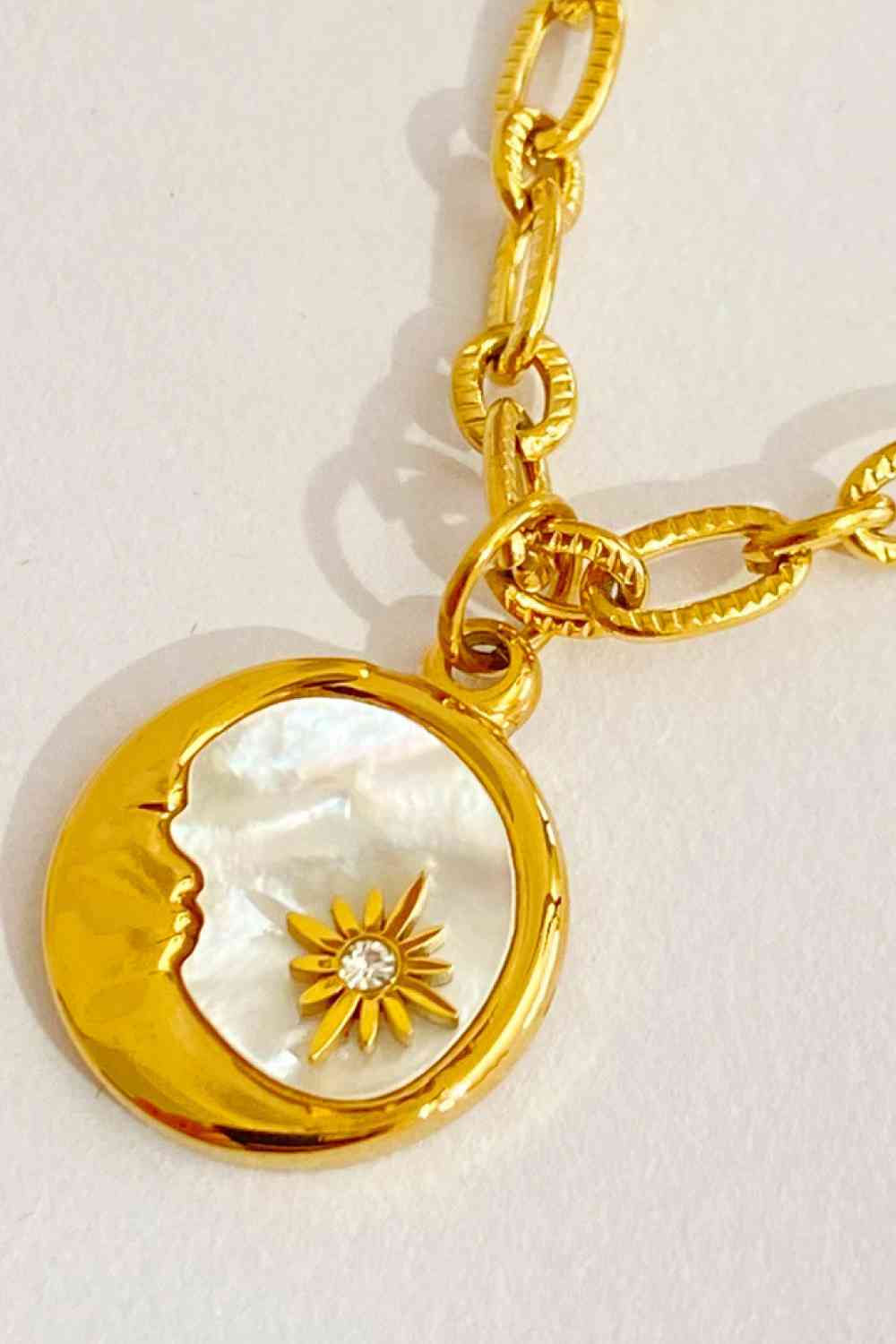 Sun and Moon Medallion Necklace 18K Gold Plated Round Pendant Stainless Steel Luxury Necklace