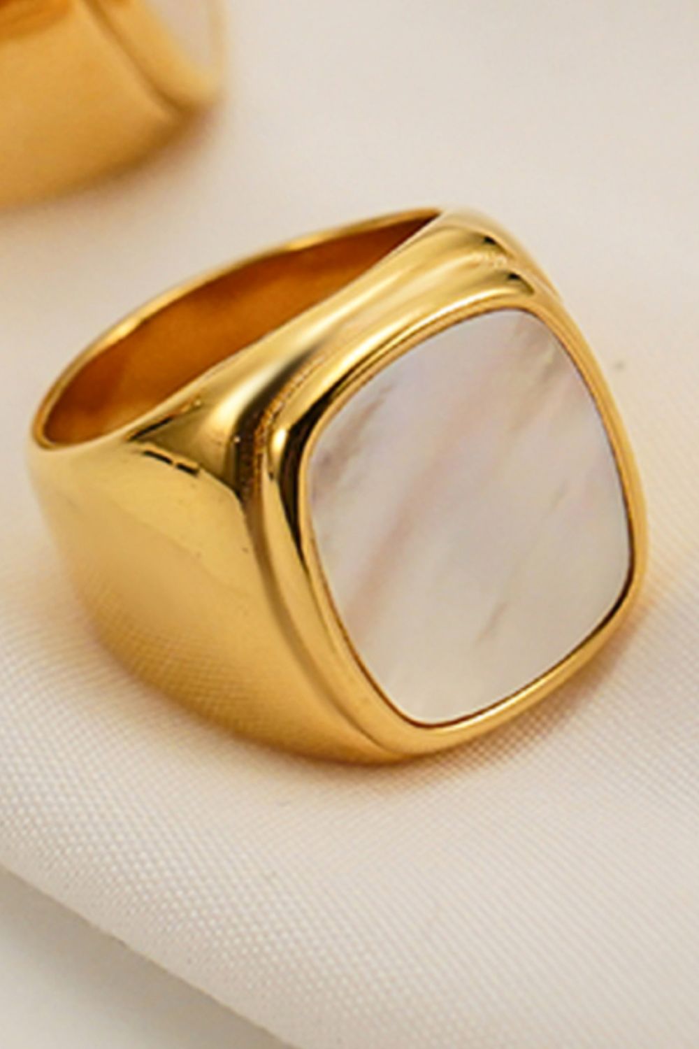 Gold Ring, Stainless Steel 18K Gold-Plated Inlaid Shell Ring