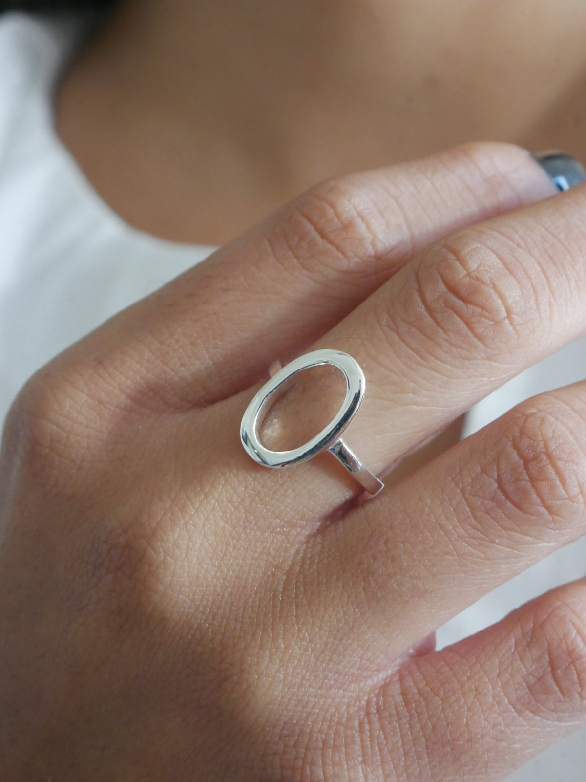 rings, silver rings, dainty rings, circle rings, jewelry, white gold rings, Circle rings white gold .925 sterling silver waterproof . Dainty rings for men and woman trending on instagram and tiktok. Influencer rings. Gift ideas. Shopping in Miami. Gift Shop. Souvenir store in Brickell Kesley Boutique, casual rings, minimalist rings, statement rings, gift ideas, fashion jewelry, fine jewelry