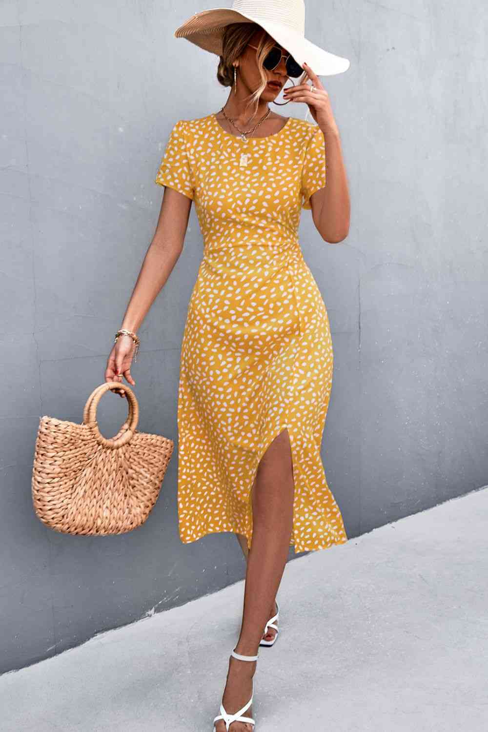 dresses, short sleeve dress, work dresses, casual work dress, classy dresses, mature dress, day dress, vacation dresses, nicd summer dresses, black and white dress, casual work clothes for ladies, professional work dress, lunch outfit ideas, dinner outfit ideas, polka dot dresses, designer fashion, cheap dresses, yellow dress, yellow polka dot dress