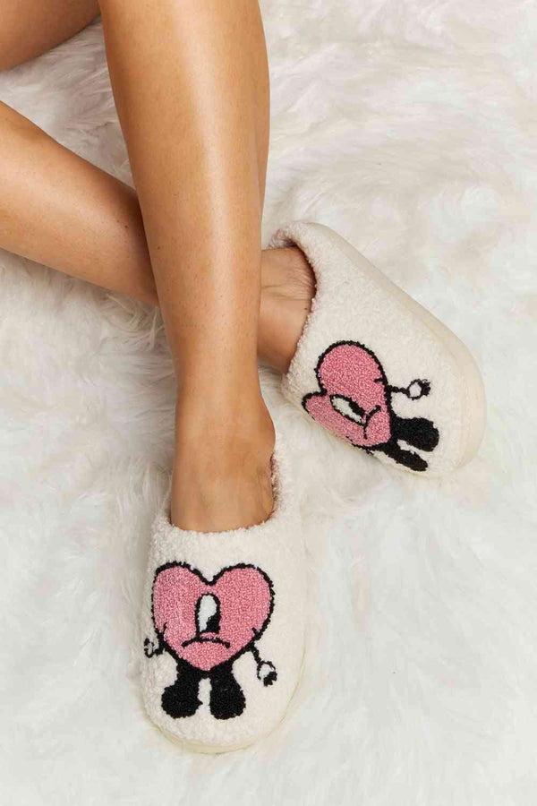 Eye Love Heart Print Plush Slippers