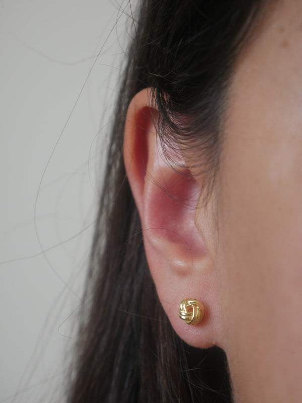 gold stud earrings, gold plated, for sensitive ears, knot earrings, plain stud earrings, fashion jewelry, instagram shop, popular earrings, cute, classy, work earrings for everyday, nickel free, luxury, designer, studs, unisex