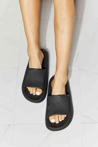 womens shoes, sandals, slides, womens sandals, flip flops