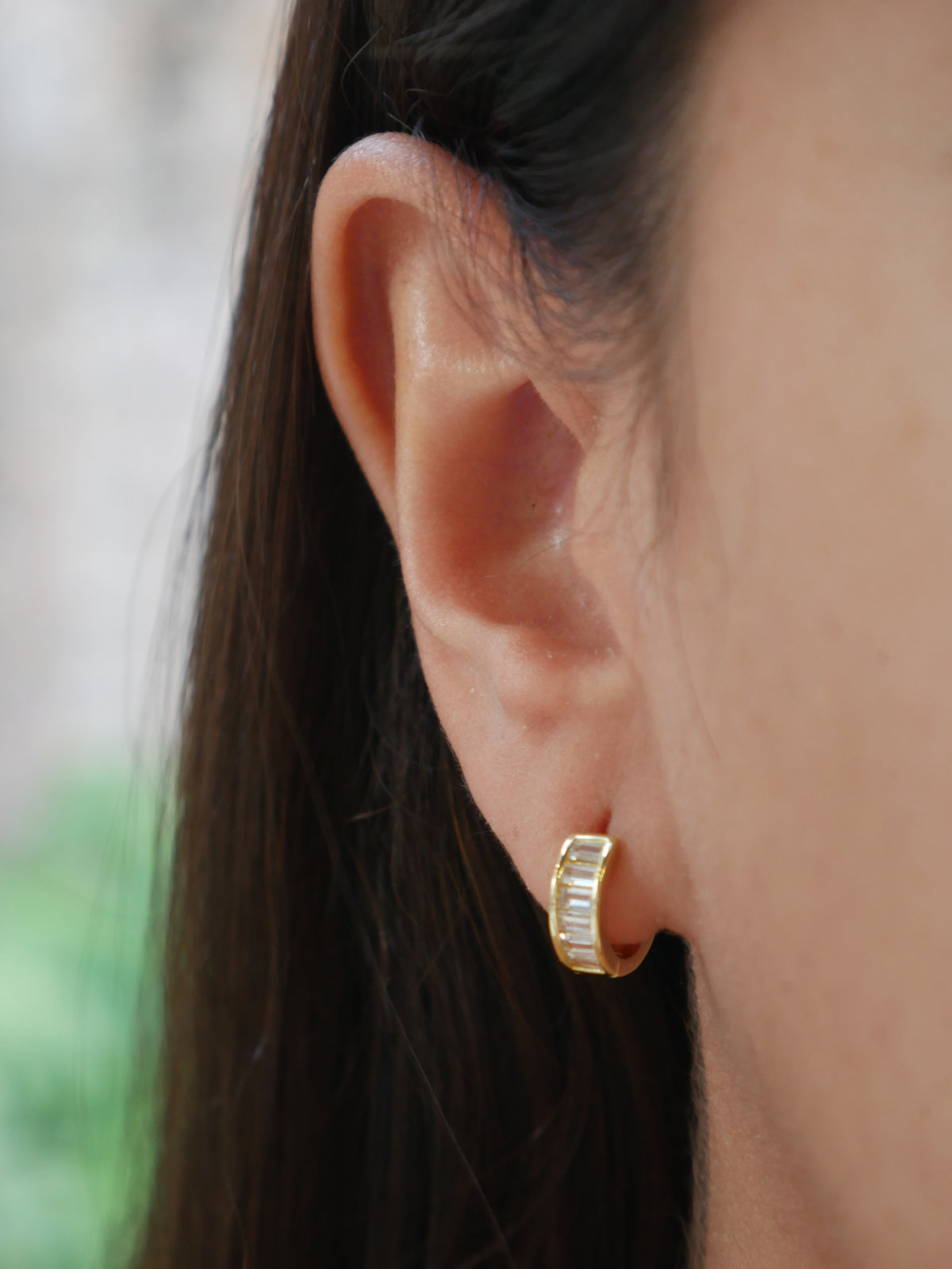 earrings, small earrings, hoop earrings, chunky earrings, womens jewelry, gold earrings, hypoallergenic earrings, trending earrings, popular earrings, small hoop earrings, nice jewelry, jewelry website, birthday gifts, anniversary gifts, kesley jewelry, jewelty store in Brickell, Gift shop