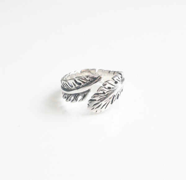 feather ring feather adjustable ring in silver featehr ring by kesleyboutique ans girlwith3jobs 