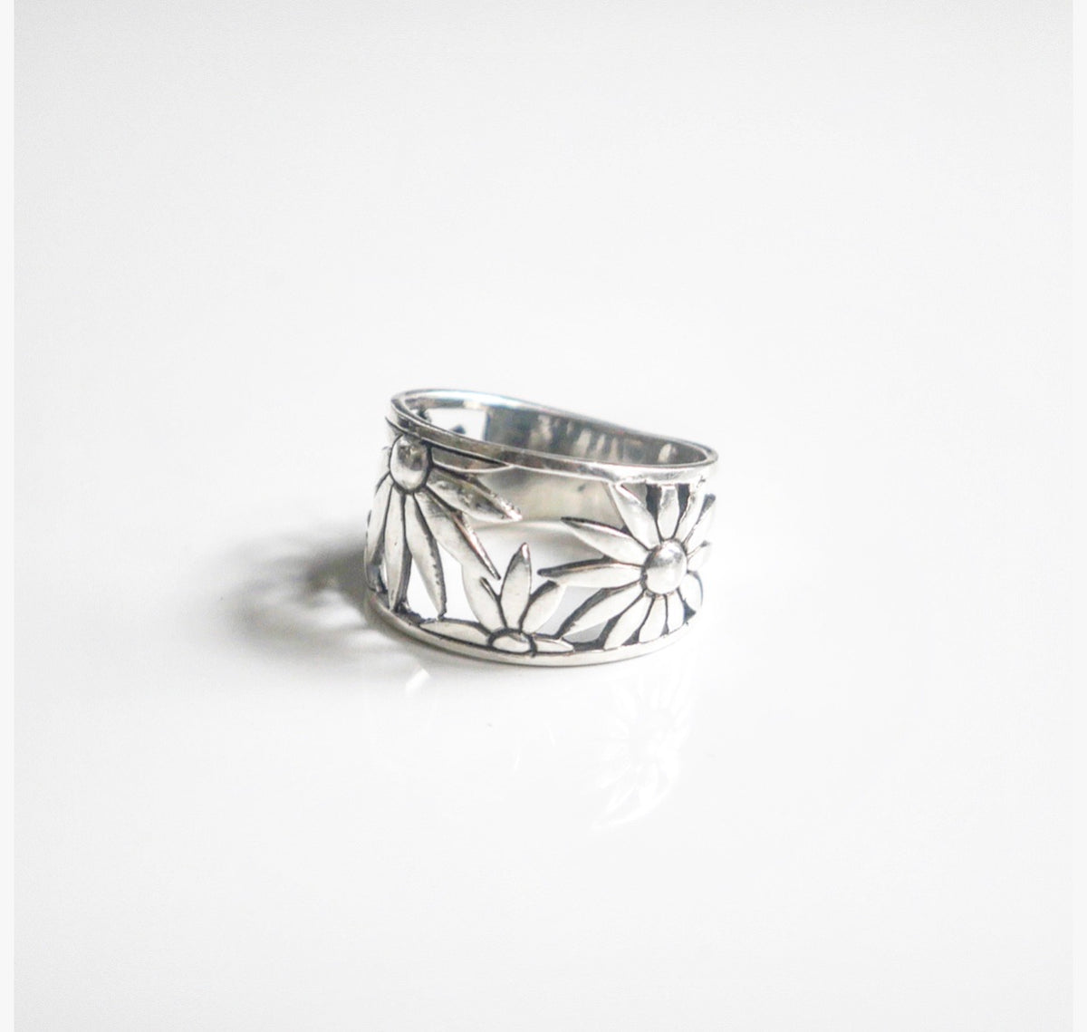 rings, silver rings, 925 sterling silver rings, statement rings, sunflower ring, flower rings, flower jewelry, fine jewelry, designer jewelry, waterproof rings, fine jewelry, birthday gifts, anniversary gifts, fashion jewelry, affordable jewelry, chunky rings, designer jewelry, trending on tiktok, cool rings, big rings, chunky rings, kesley jewelry, popular accessories, tarnish free rings, luxury jewelry, cheap jewelry, nice rings, ring ideas